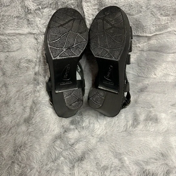 Born Ervin Sandals - Size 7 - Black - Gently Worn - Picture 8 of 8